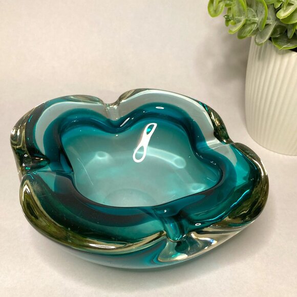 Vintage Glass Teal Blue Ashtray/Trinket Dish - Picture 1 of 14